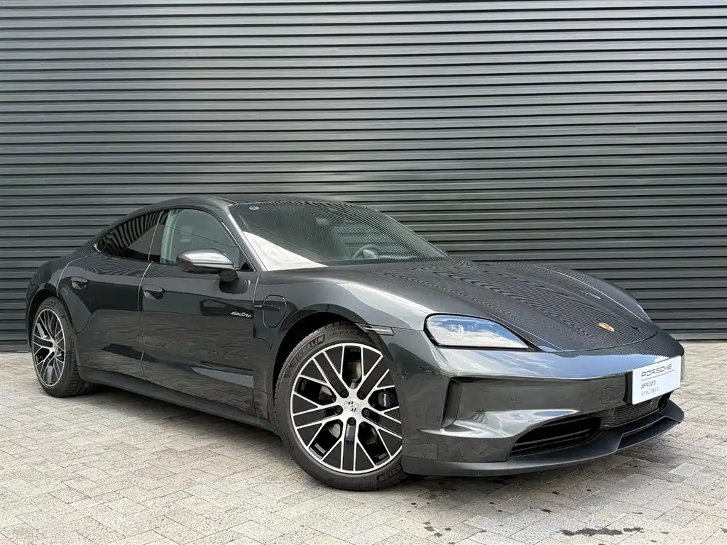 Porsche Taycan 2025