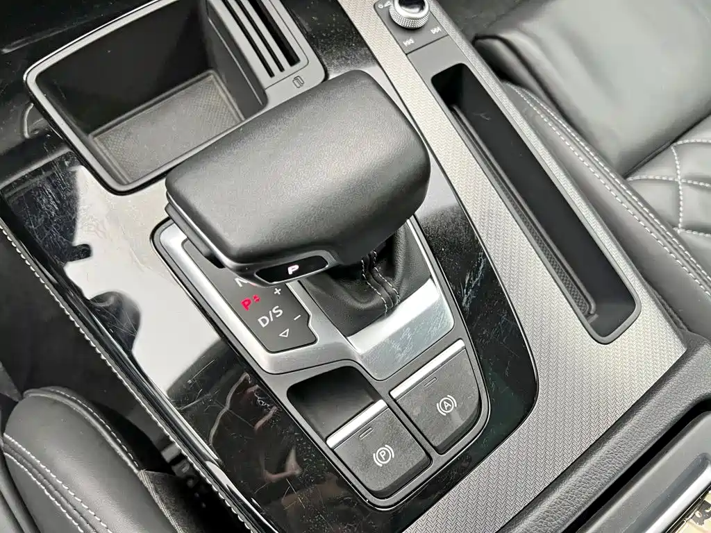 Audi Q5L 2022 — фото 18