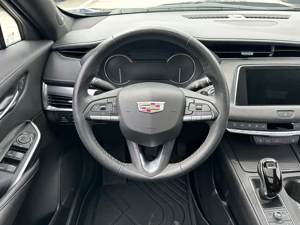 Cadillac XT4 2020 — фото 13