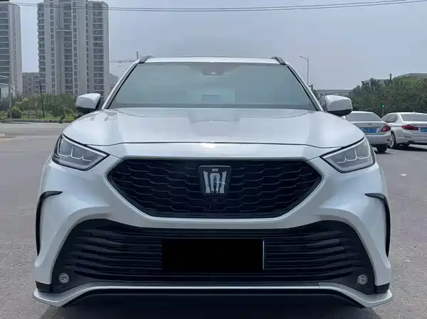 Toyota Crown Kluger 2023