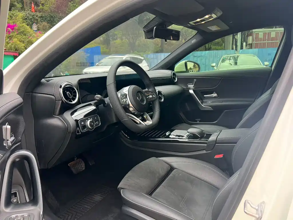 Mercedes-Benz A-Class 2019 — фото 4