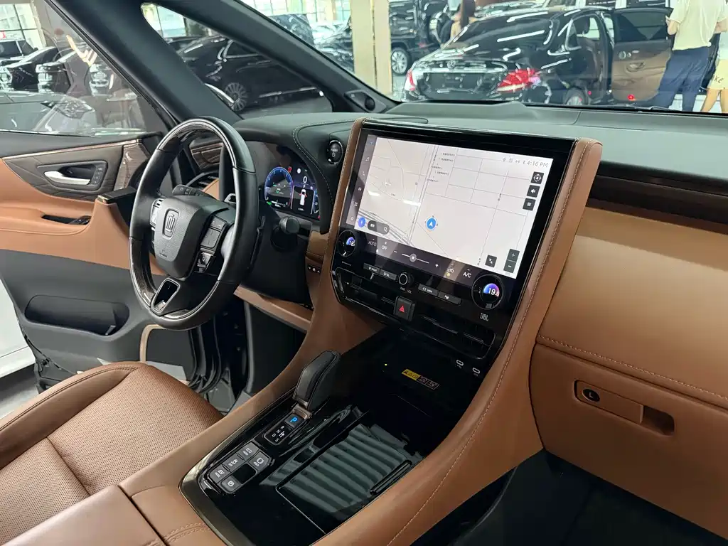 Toyota Vellfire 2024 — фото 10