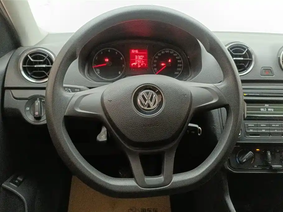 Volkswagen Jetta 2019 — фото 15
