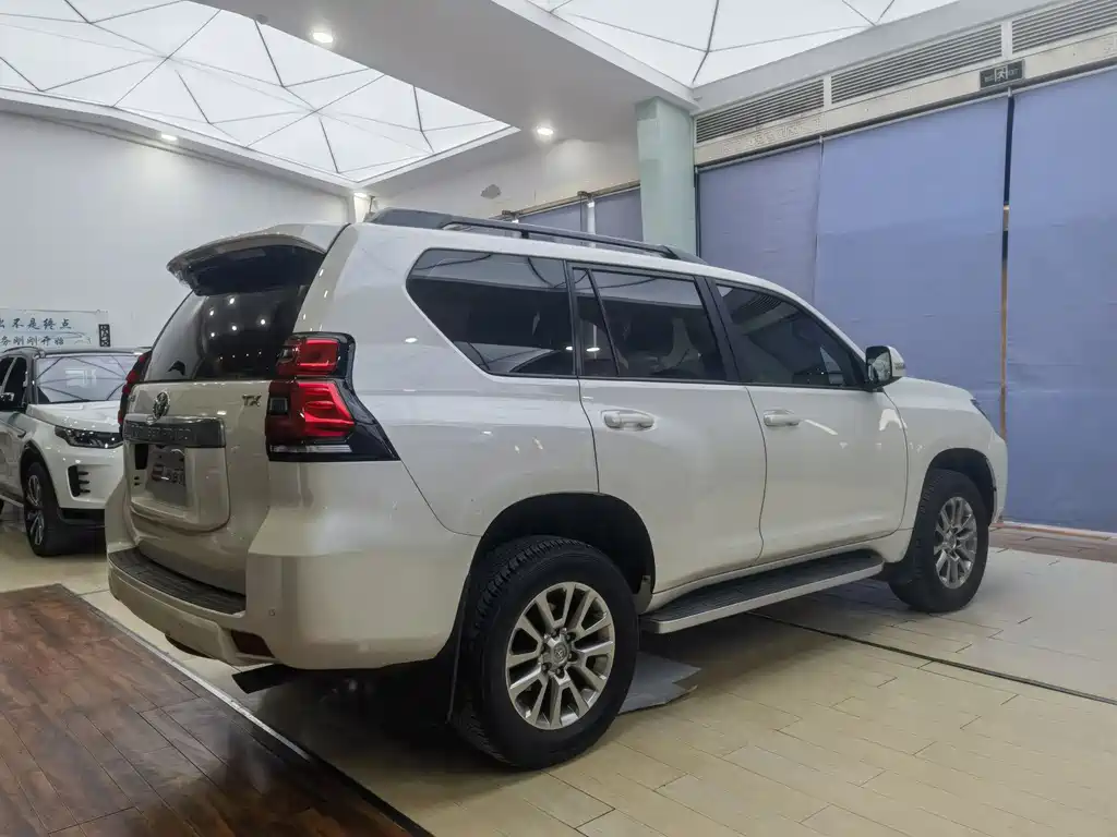 Toyota Prado 2020 — фото 15