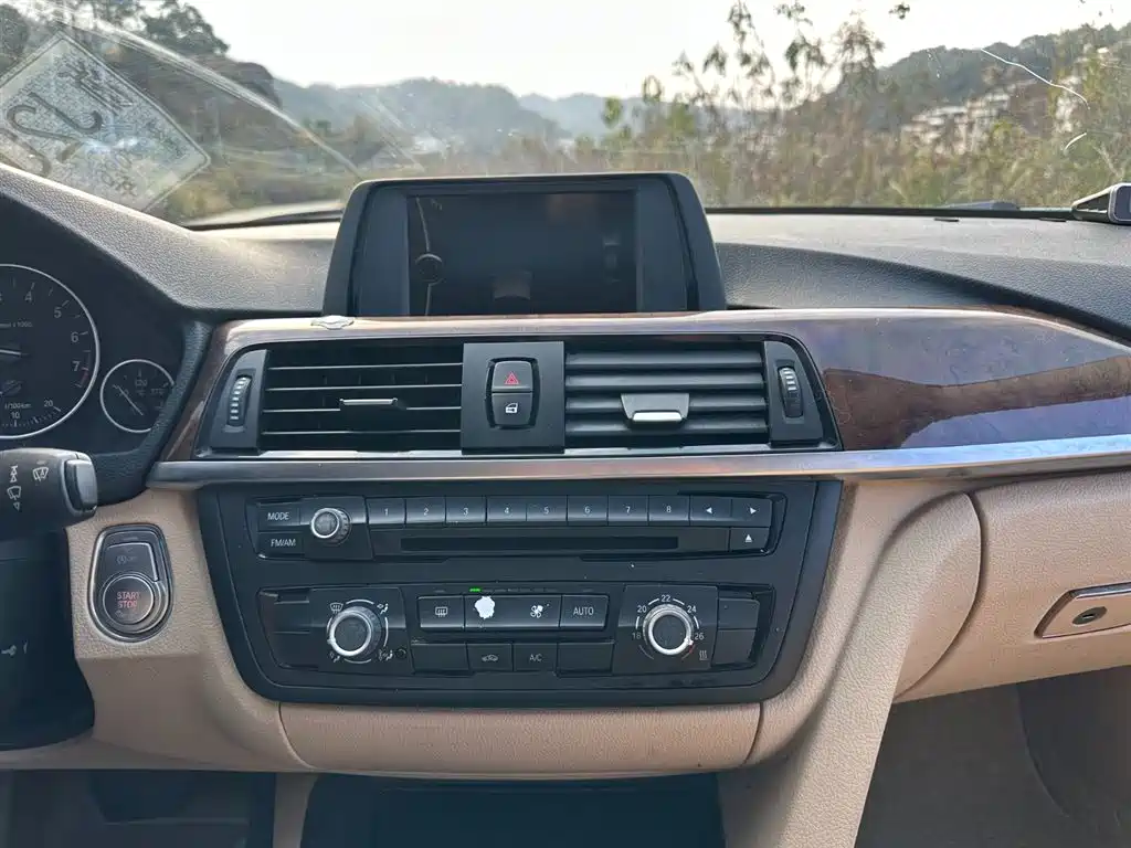 BMW 3 Series 2013 — фото 26