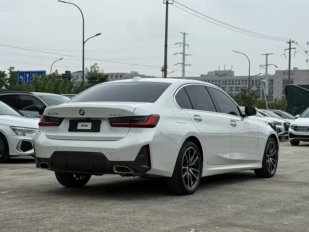 BMW 3 Series 2023