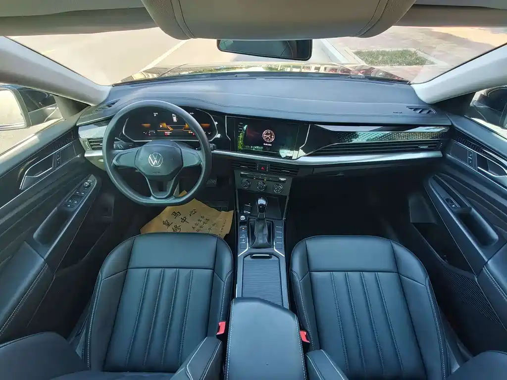 Volkswagen Passat 2023