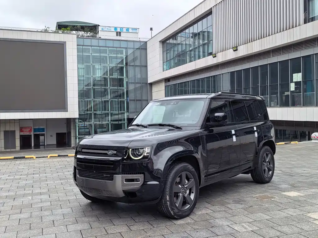 Land Rover Defender 2023