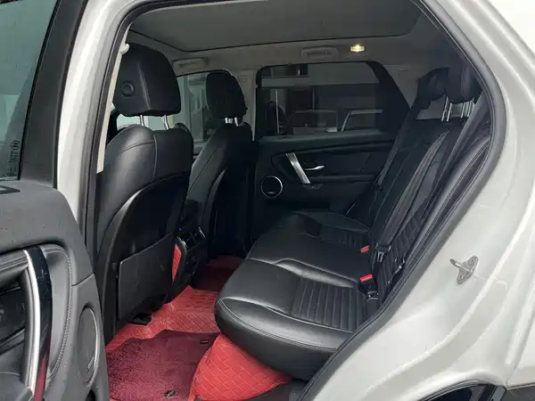Land Rover Discovery Sport 2024