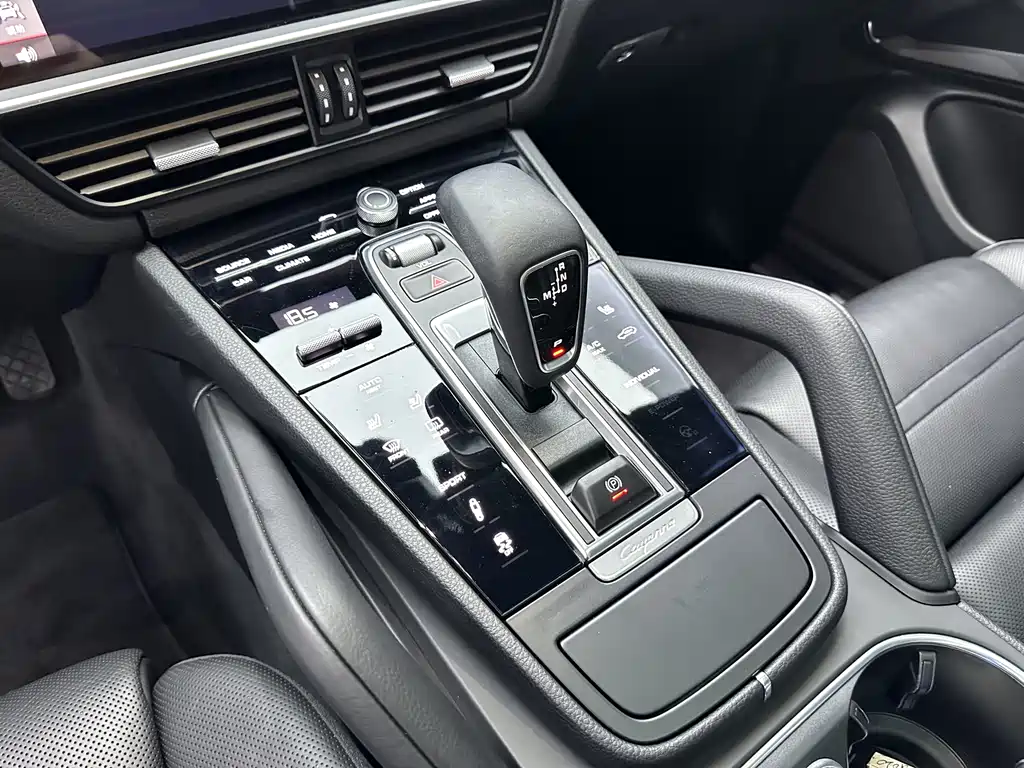 Porsche Cayenne 2019 — фото 10
