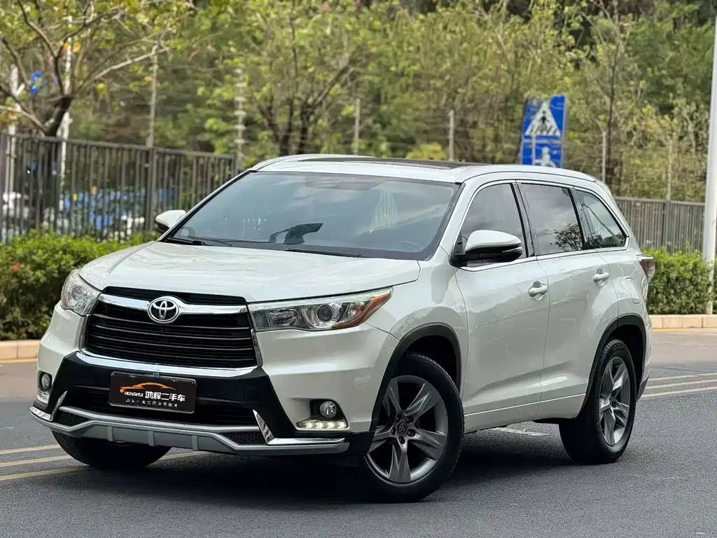 Toyota Highlander 2017 — фото 1