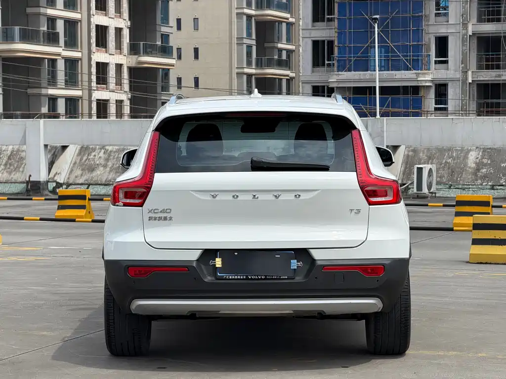 Volvo XC40 2020 — фото 11
