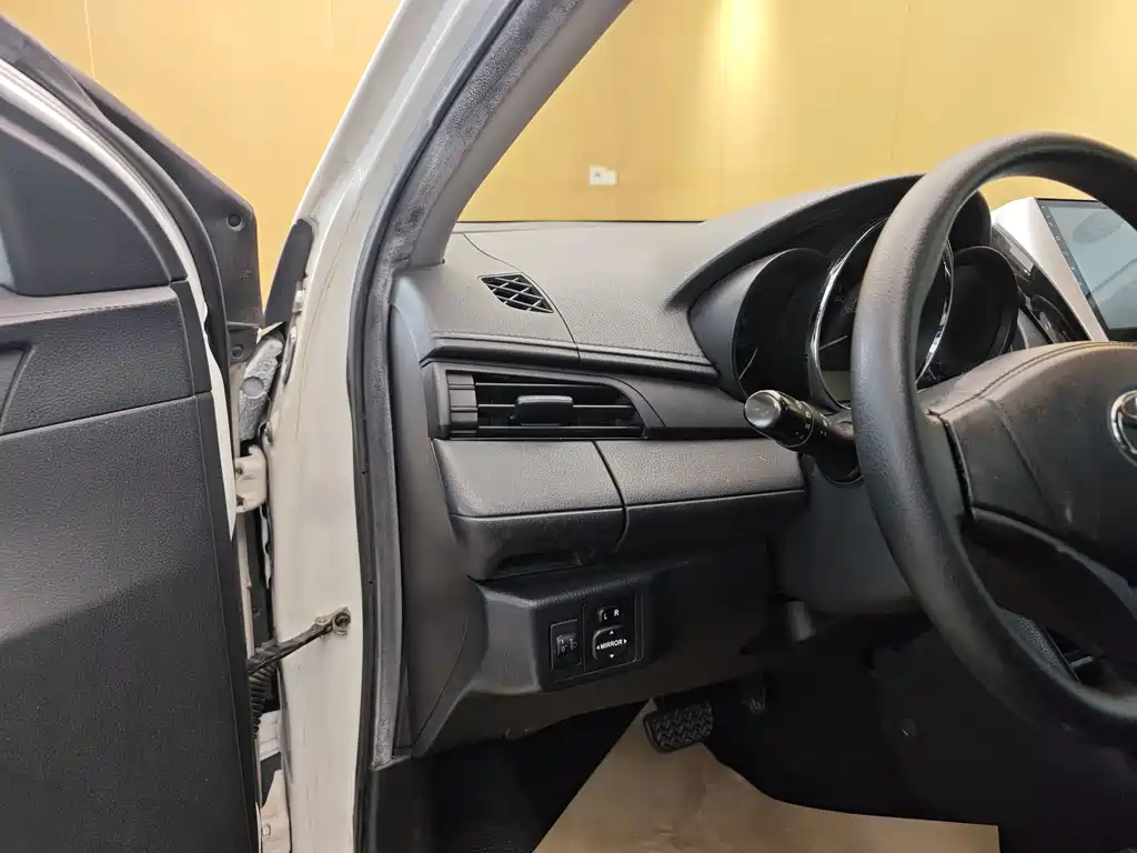 Toyota Vios 2017 — фото 11