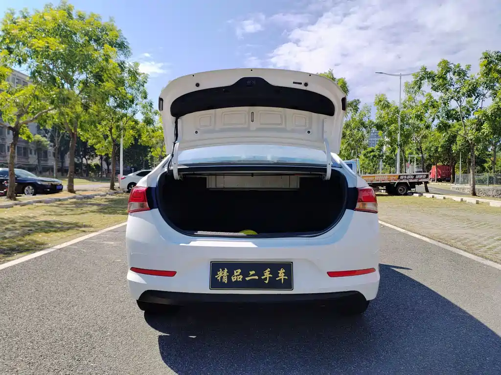 Hyundai Verna 2017 — фото 17