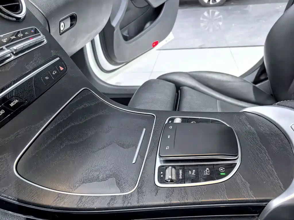 Mercedes-Benz C-Class 2019 — фото 10