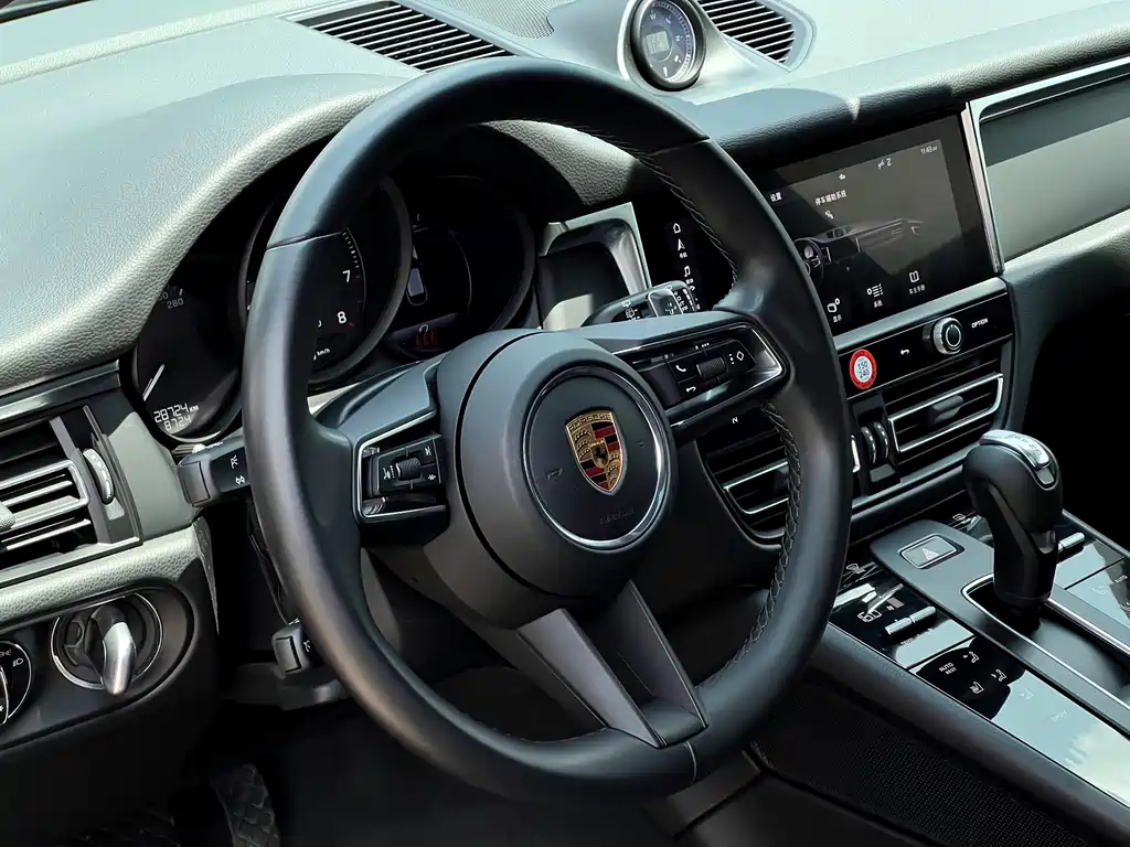 Porsche Macan 2022 — фото 13