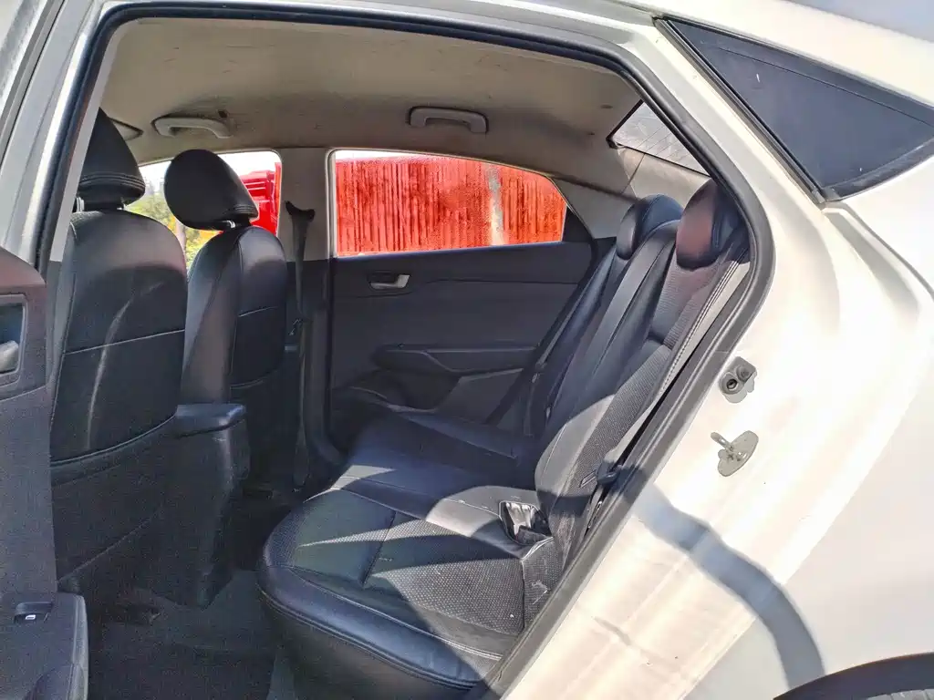 Hyundai Verna 2017 — фото 10