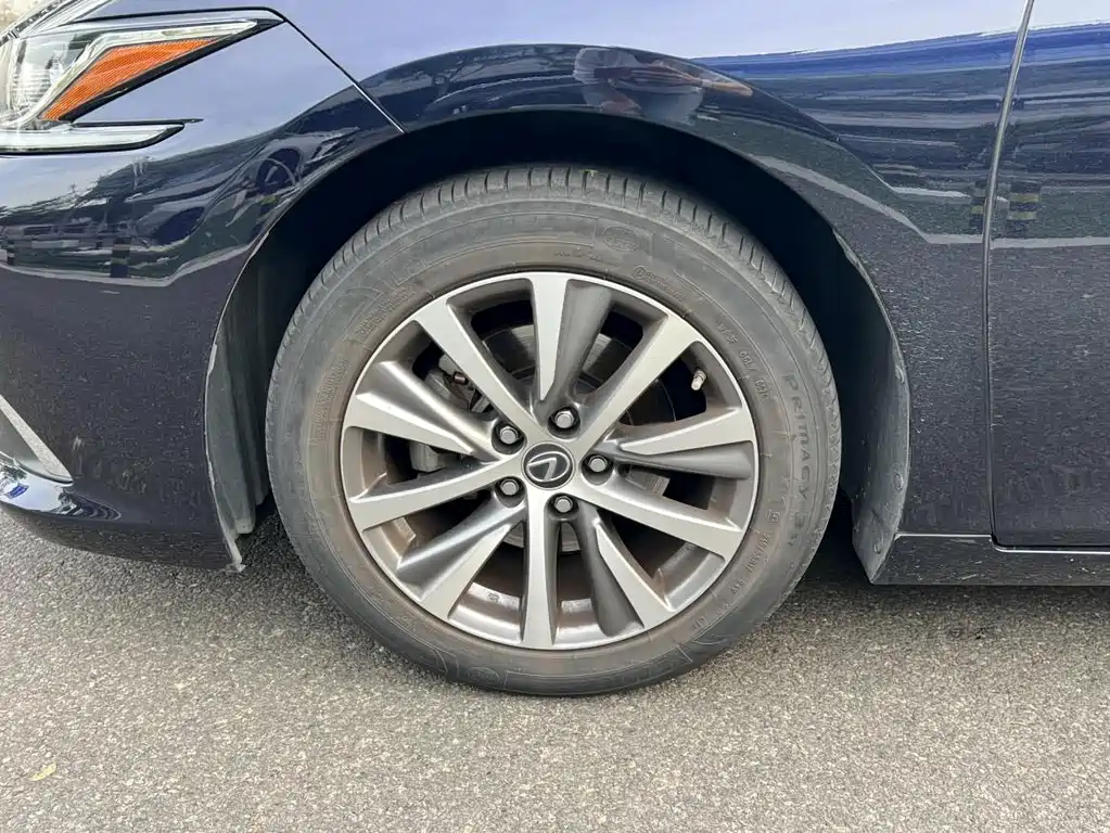 Lexus ES 2020 — фото 14