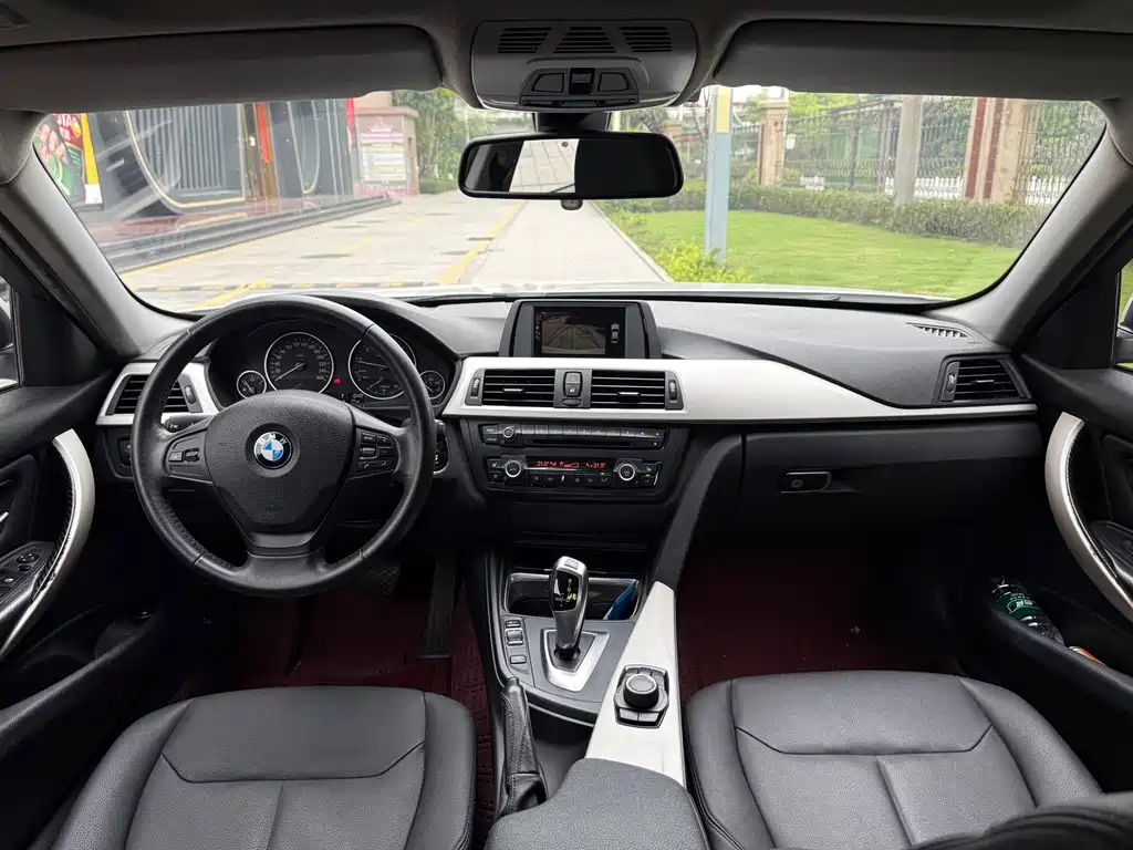BMW 3 Series 2015 — фото 20