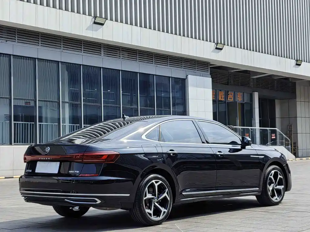 Volkswagen Passat 2024 — фото 15