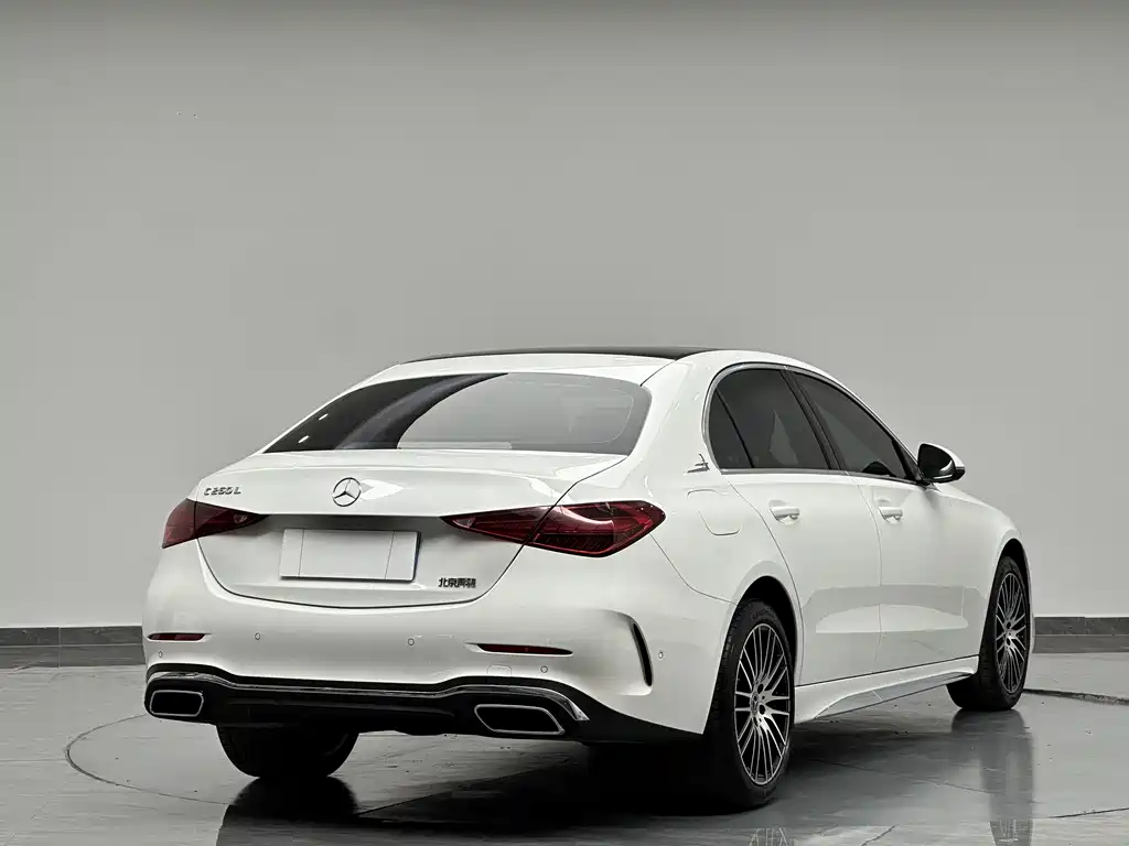 Mercedes-Benz C-Class 2024