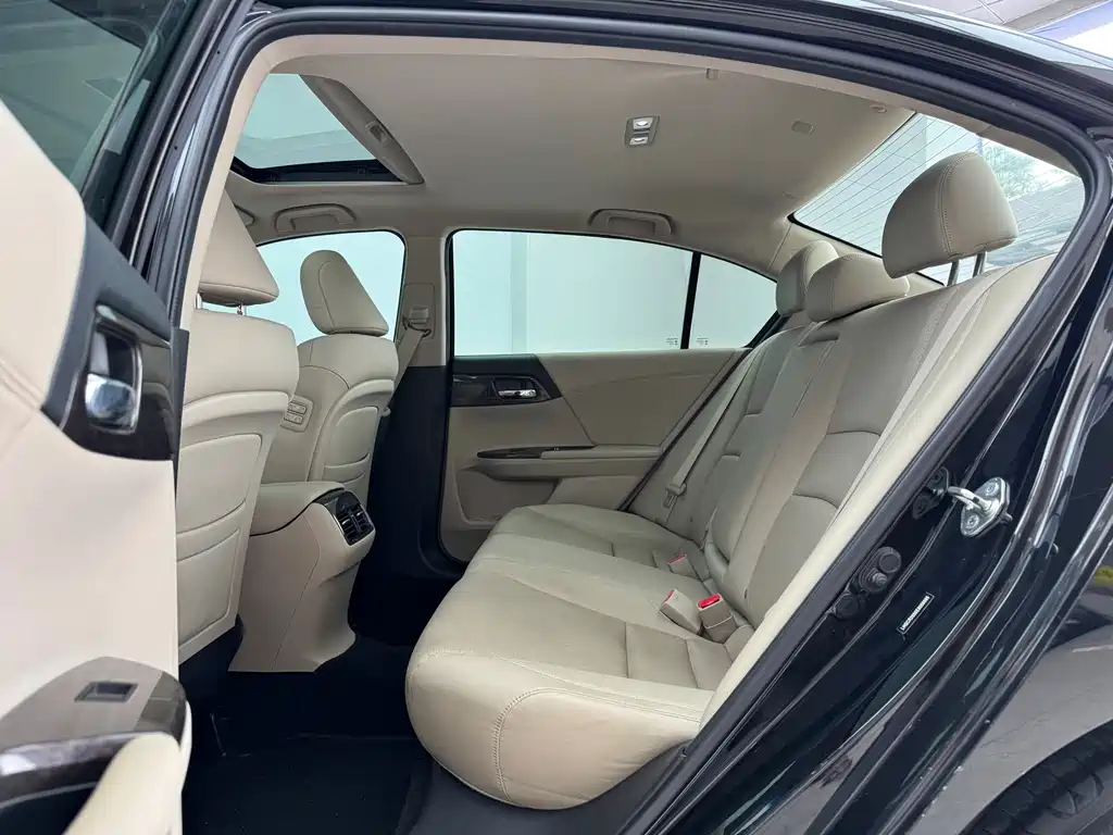 Honda Accord 2015 — фото 8