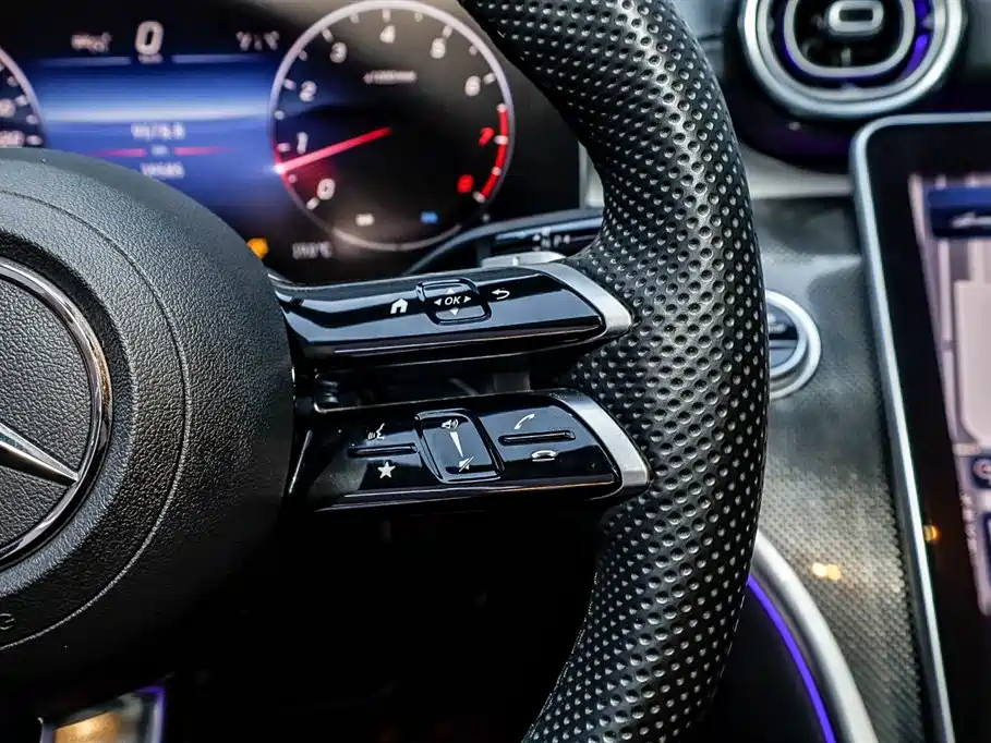 Mercedes-Benz C-Class 2024 — фото 16