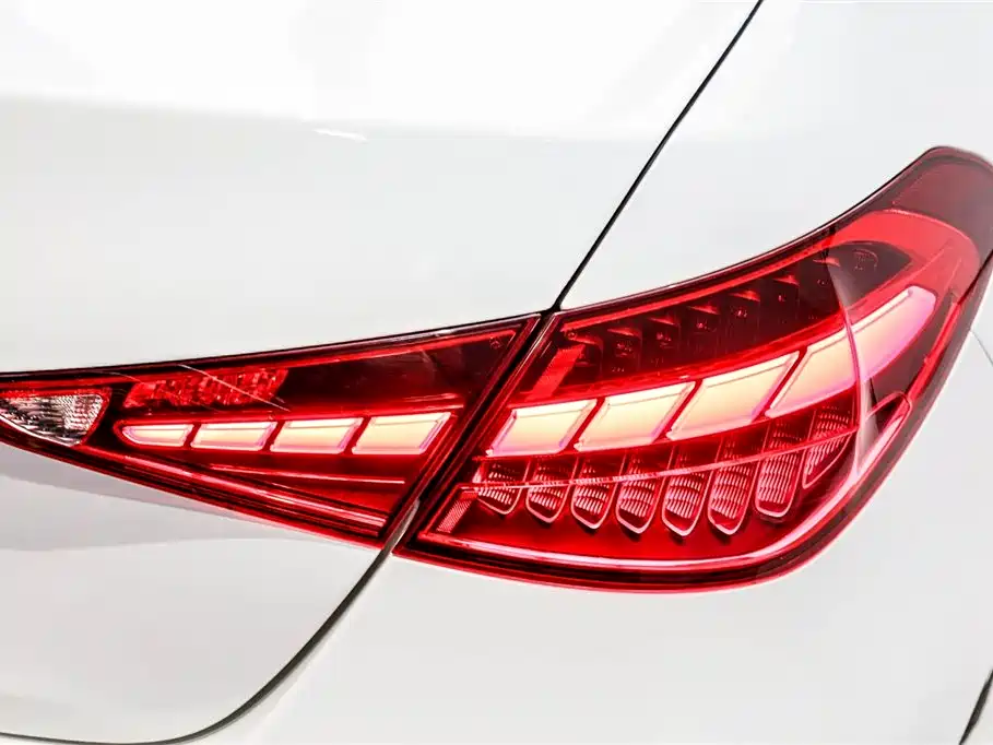 Mercedes-Benz C-Class 2024 — фото 25