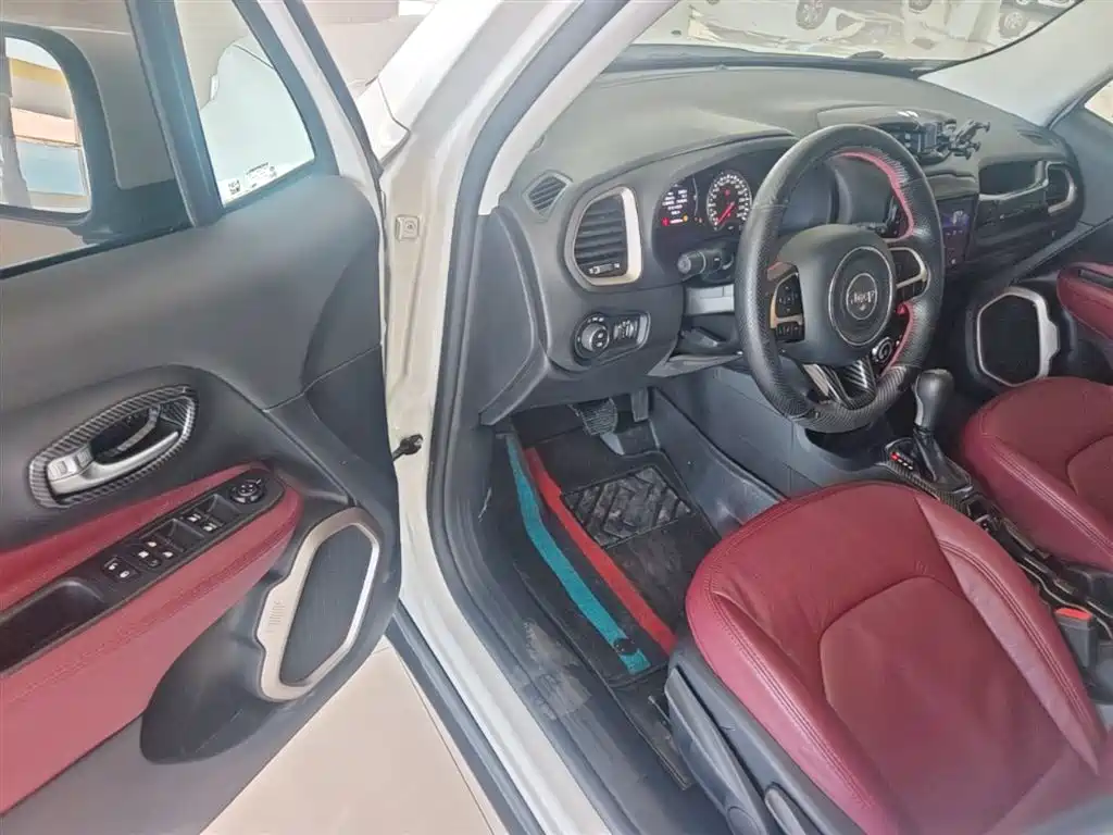 Jeep Renegade 2019 — фото 16