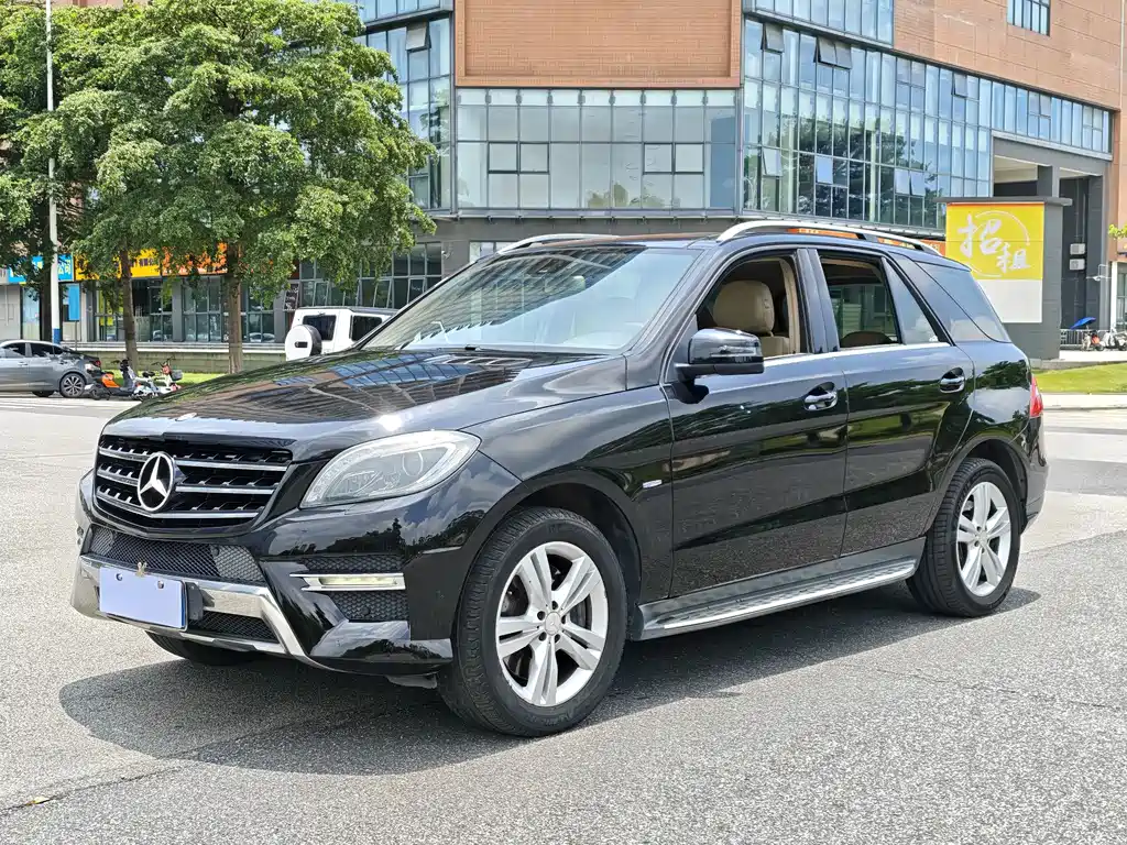 Mercedes-Benz M-Class 2012 — фото 1