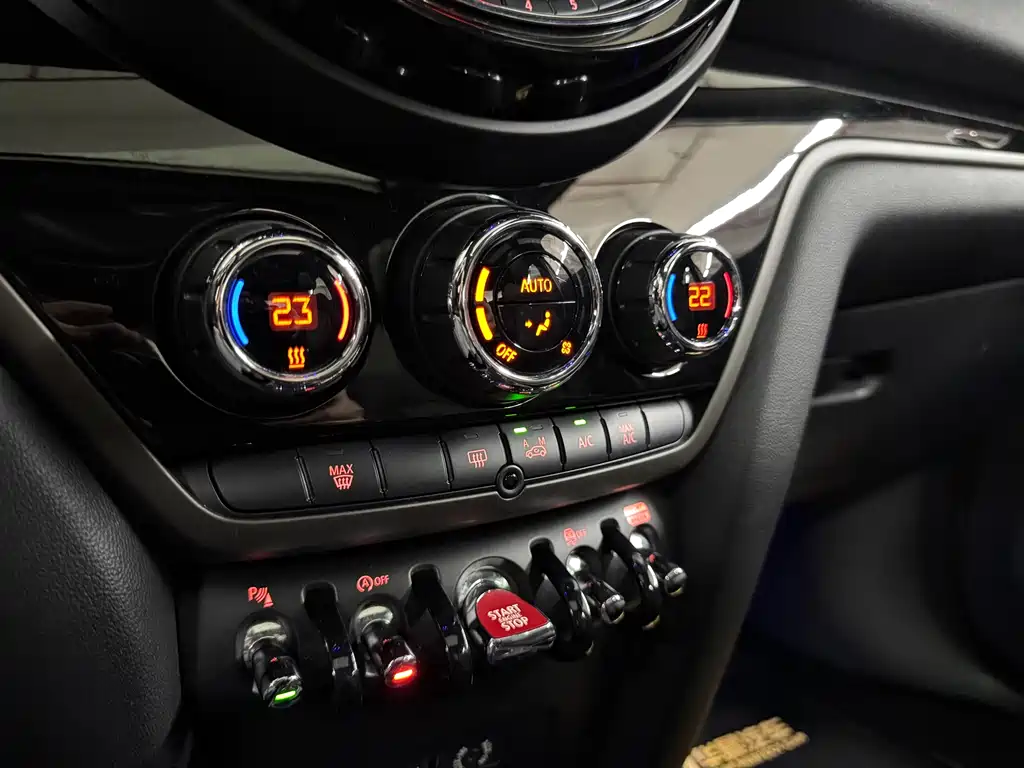 MINI JCW Countryman 2018 — фото 13