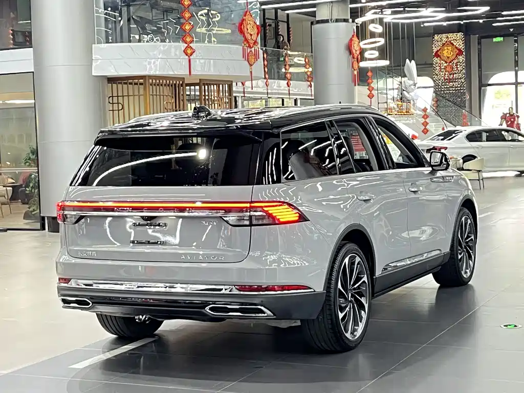 Lincoln Aviator 2024 — фото 9