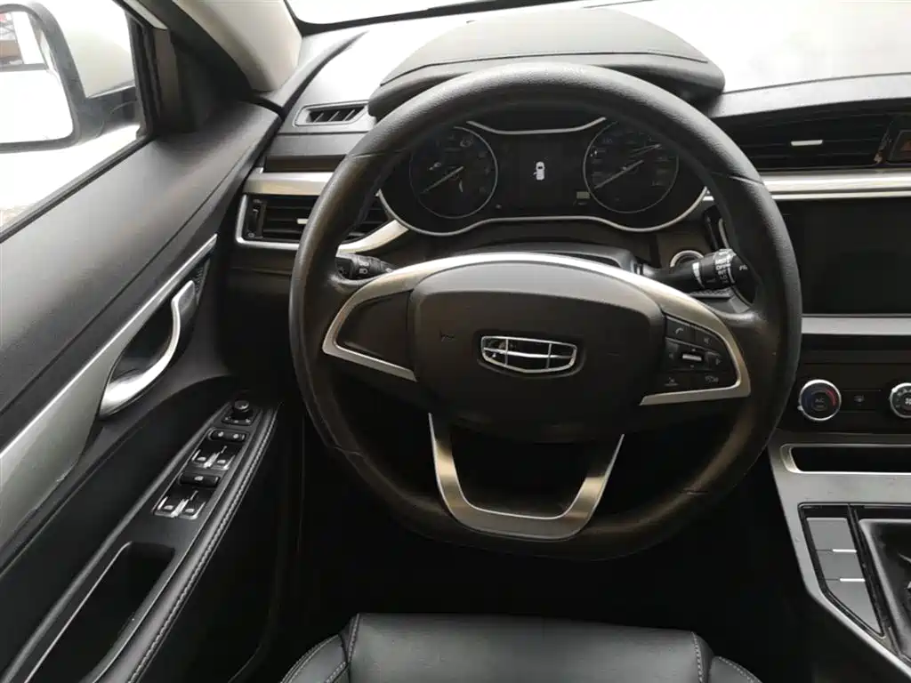 Geely Emgrand 2020 — фото 11