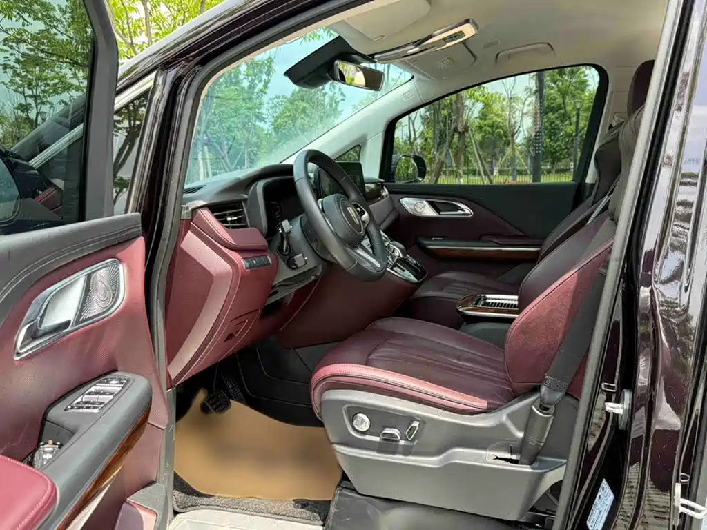Hongqi HQ9 2023