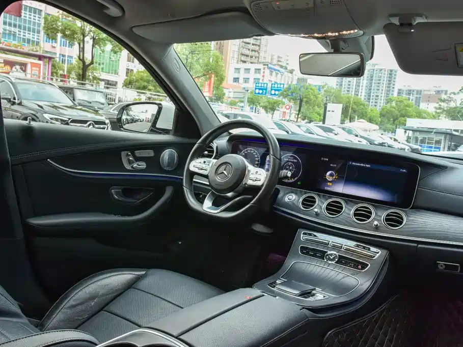 Mercedes-Benz E-Class 2020 — фото 21