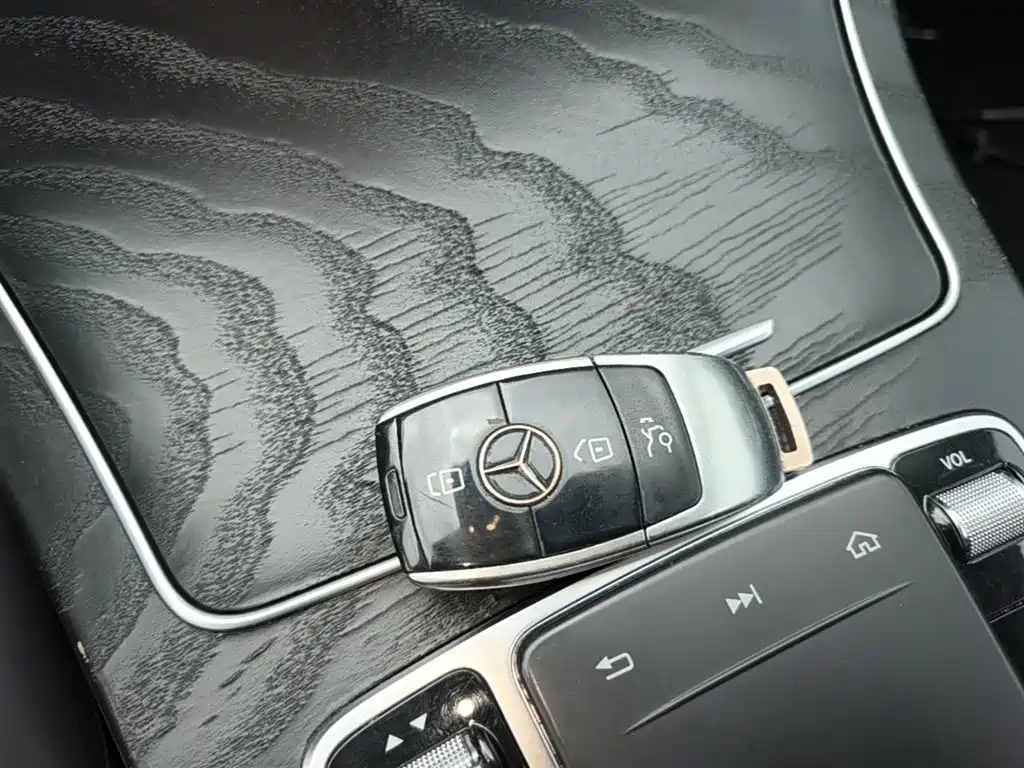 Mercedes-Benz C-Class 2019 — фото 9