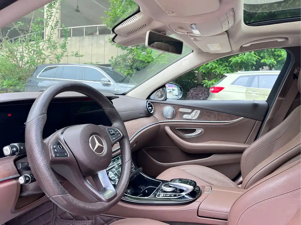 Mercedes-Benz E-Class 2017 — фото 10