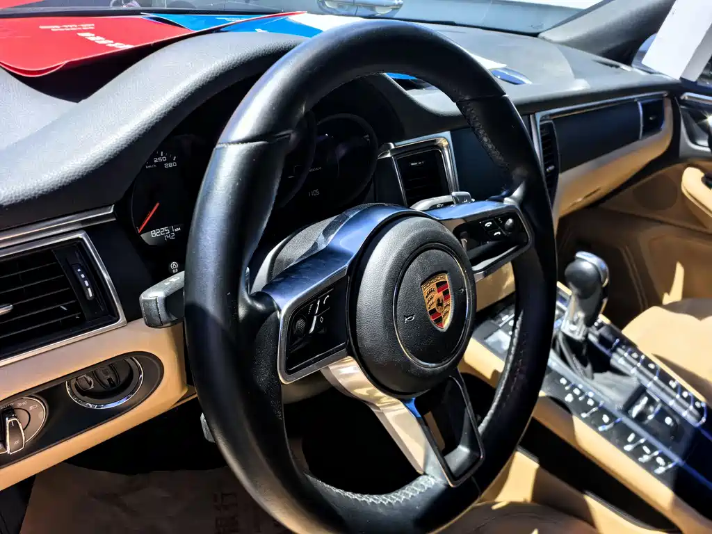 Porsche Macan 2016 — фото 11