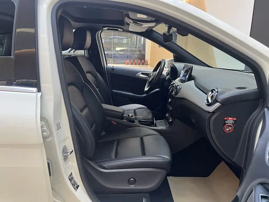Mercedes-Benz B-Class 2018 — фото 11