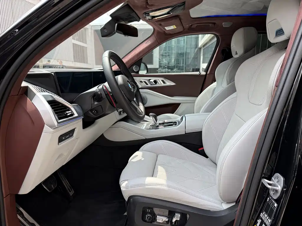 BMW XM 2023 — фото 12