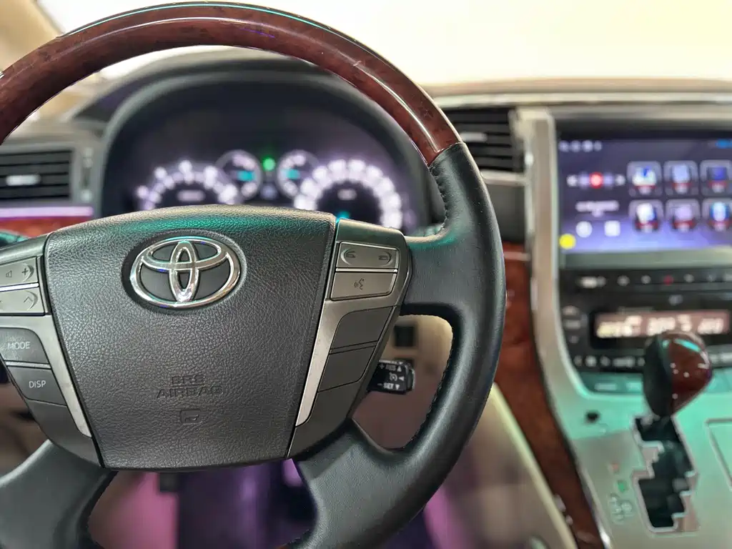 Toyota Alphard 2012 — фото 16