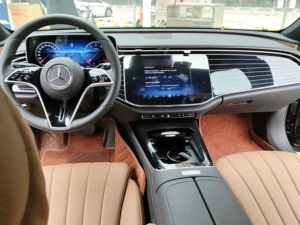 Mercedes-Benz E-Class 2025 — фото 6