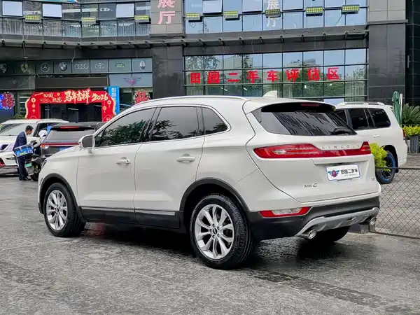 Lincoln MKC 2017