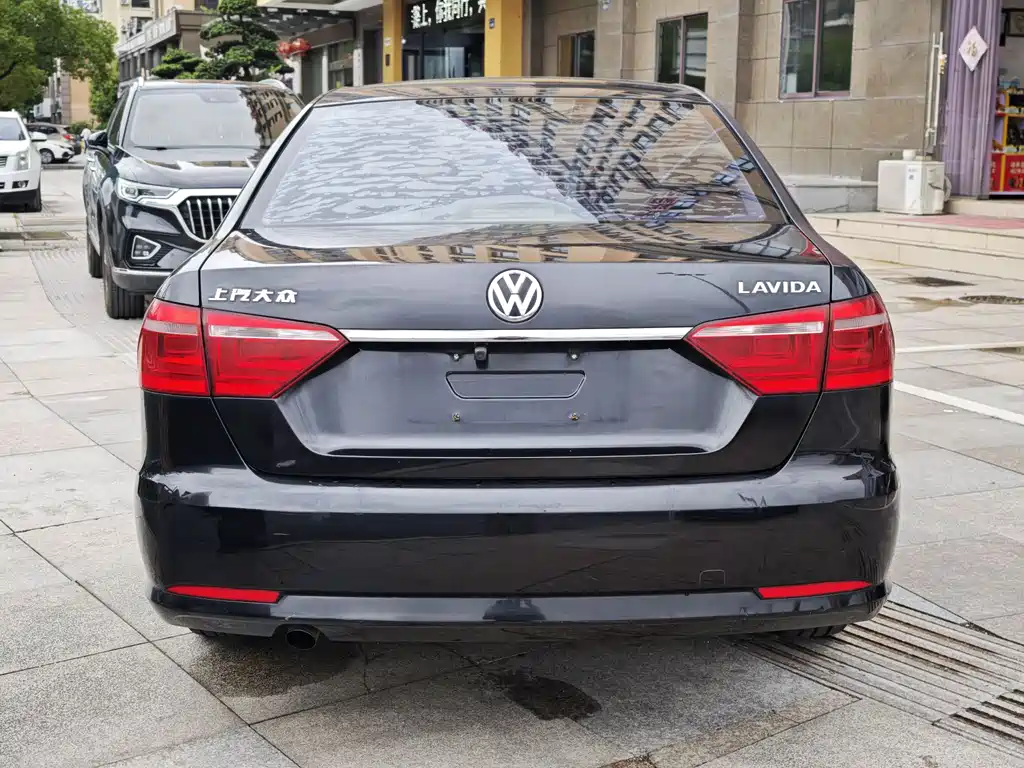 Volkswagen Lavida 2013