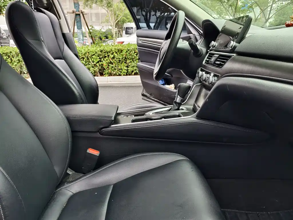Honda Accord 2019 — фото 12