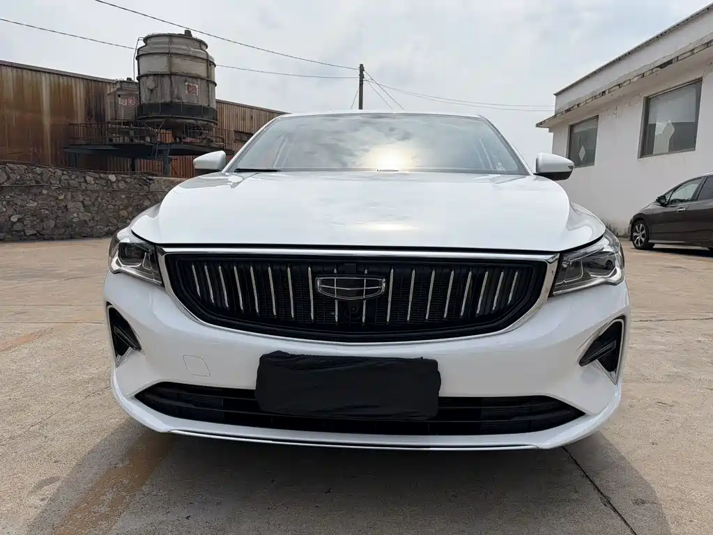 Geely Emgrand 2023