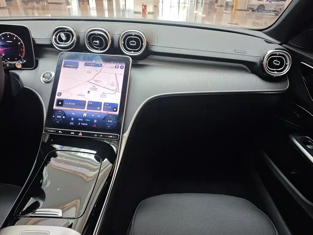 Mercedes-Benz C-Class 2023 — фото 15