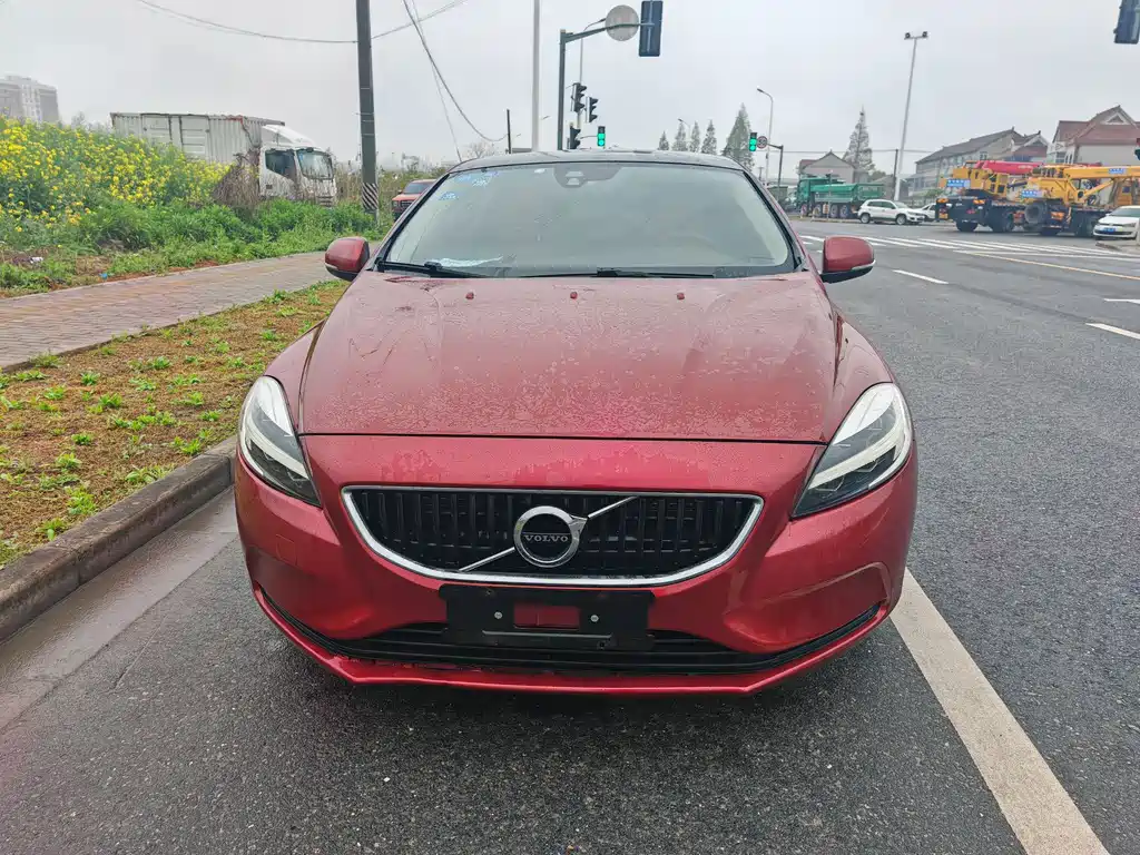 Volvo V40 2017 — фото 2