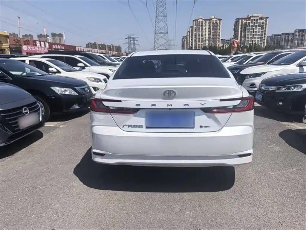 Toyota Camry 2024 — фото 10