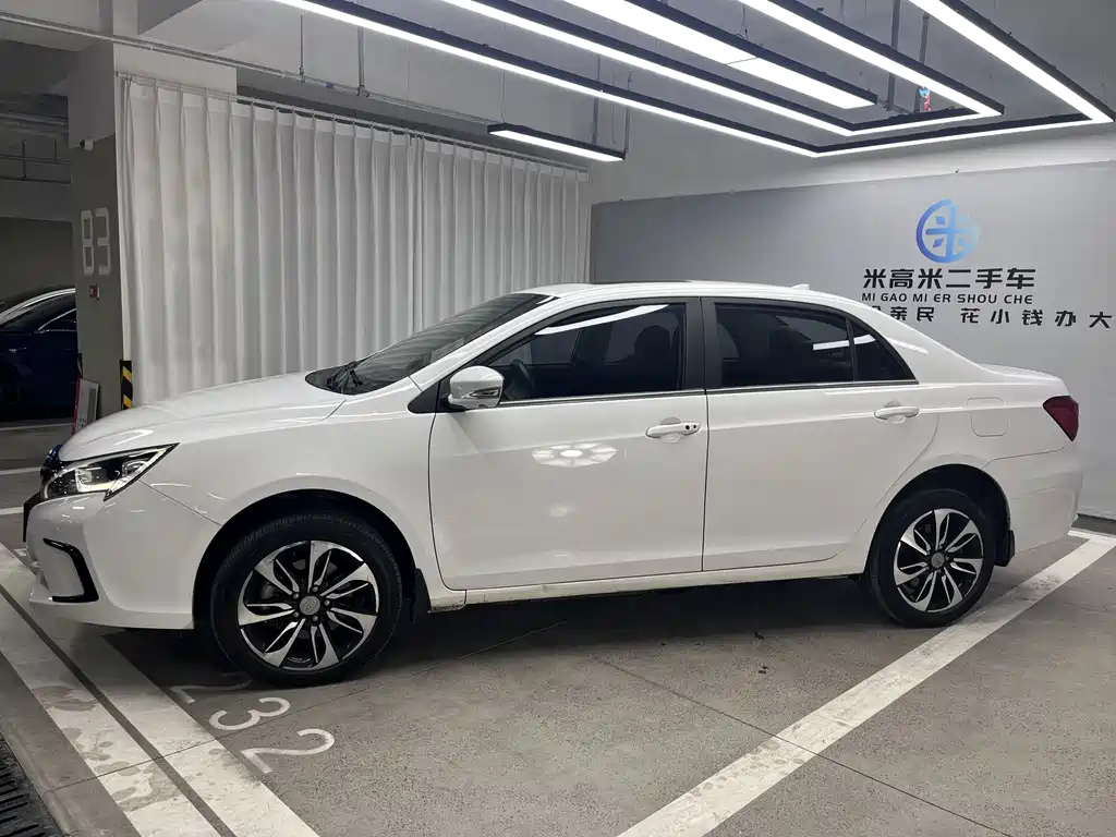 BYD Qin NEV 2017 — фото 3